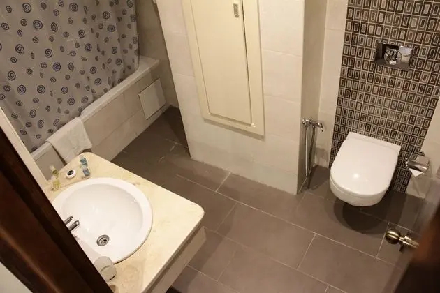 Büyük Yataklı Tek Kişilik Oda