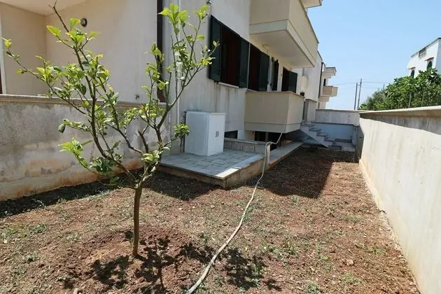 Apart Daire, 2 Yatak Odası, Zemin Kat (Palombara)