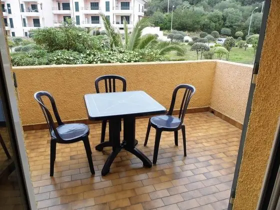 Comfort Apart Daire, 2 Yatak Odası, Balkon, Bahçeli