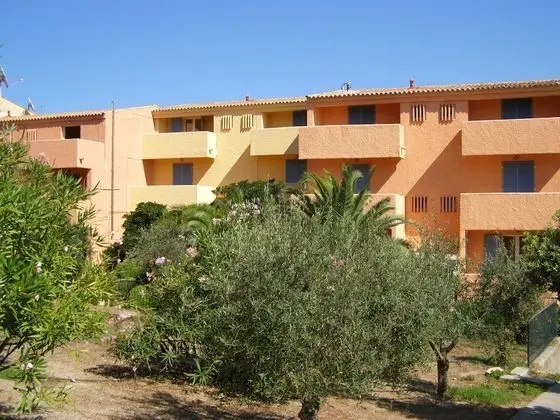 Comfort Apart Daire, 2 Yatak Odası, Balkon, Bahçeli