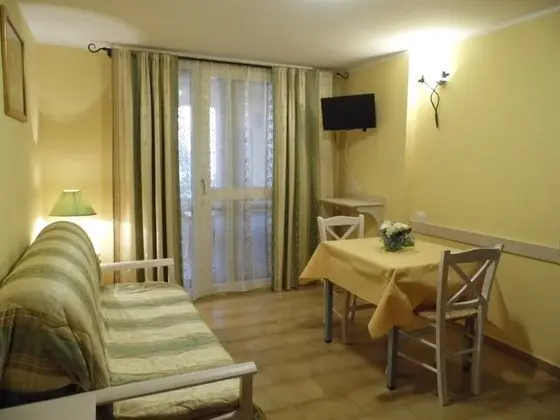 Standard Apart Daire, 1 Yatak Odası, Balkon, Zemin Kat