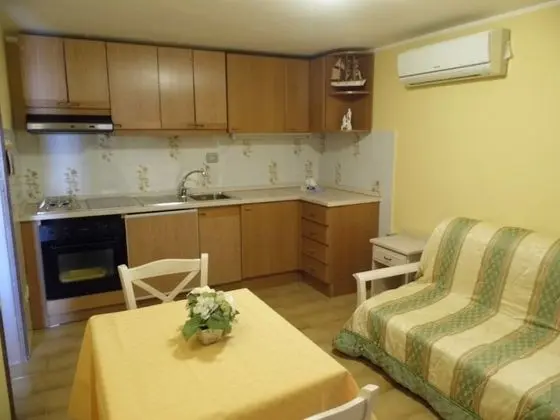 Standard Apart Daire, 1 Yatak Odası, Balkon, Zemin Kat
