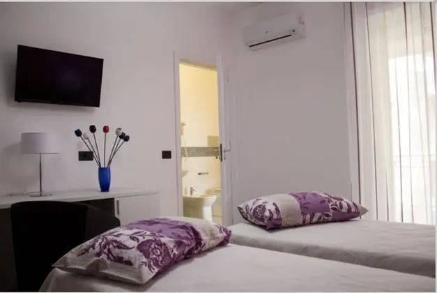 Comfort Tek Büyük veya İki Ayrı Yataklı Oda, Balkon, Şehir Manzaralı (Room Ciane)