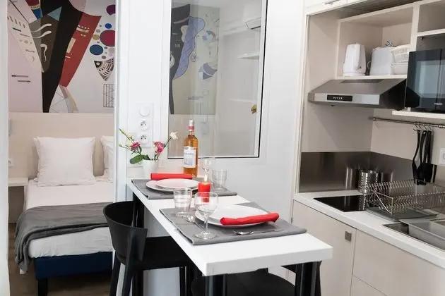Apart Daire, Küçük Mutfak, Avlu Manzaralı