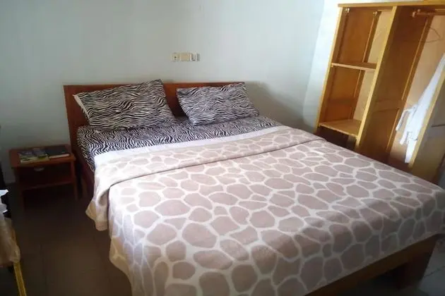 Tek Kişilik Oda, 1 Büyük (Queen) Boy Yatak