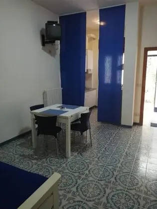 Odada yemek servisi