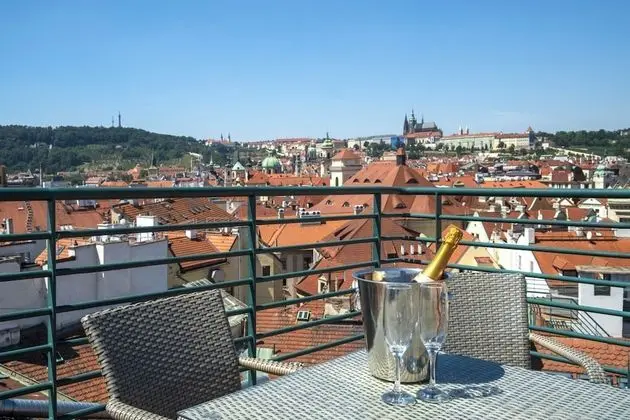 Stüdyo Süit, Teras
