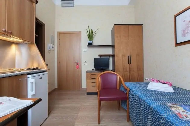 Tek Kişilik Oda, Küçük Mutfak