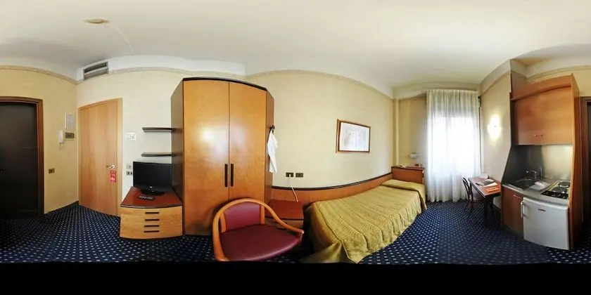 Tek Kişilik Oda, Küçük Mutfak