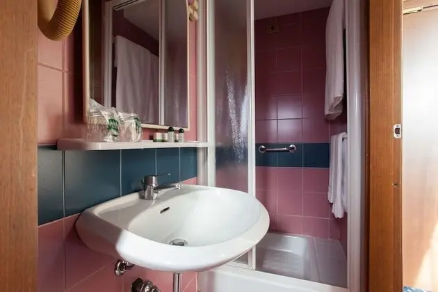 Tek Kişilik Oda, Küçük Mutfak