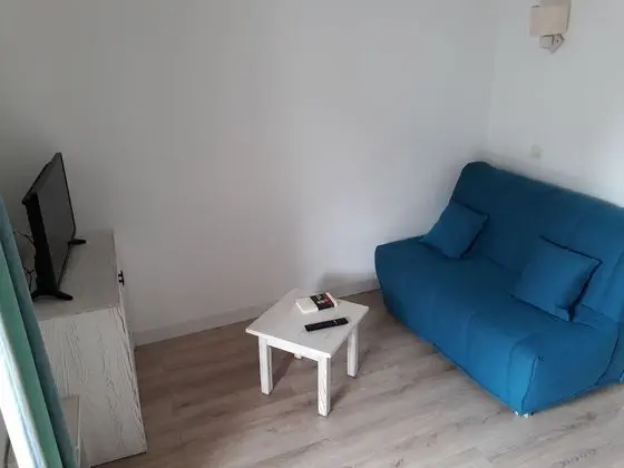 Stüdyo, Havuz Manzaralı