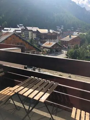 Apart Daire, Banyolu/Duşlu (Les Cimes )