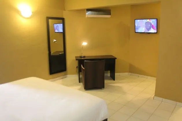 Standard Oda, 1 En Büyük (King) Boy Yatak, Engellilere Uygun