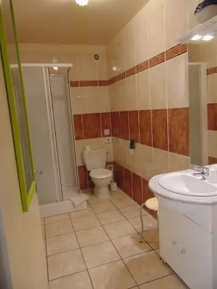 Dört Kişilik Oda, Sigara İçilmez