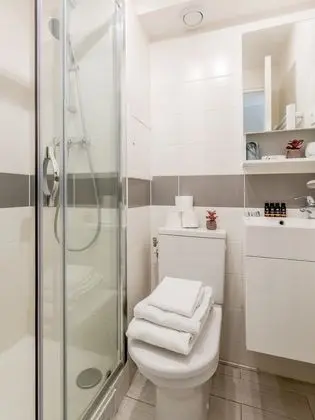 Süit, Banyolu/Duşlu (2B)