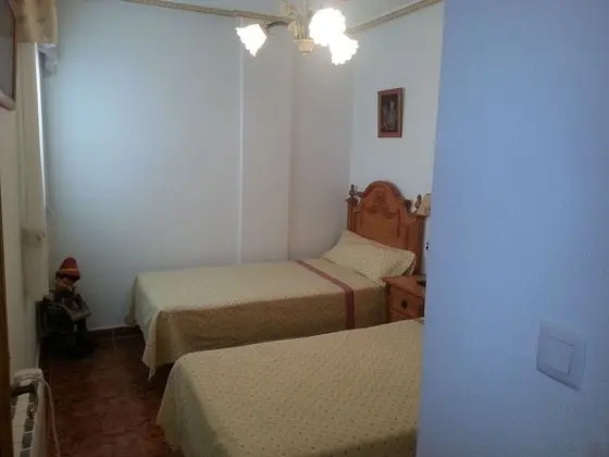 Tek Büyük veya İki Ayrı Yataklı Oda, Ortak Banyo