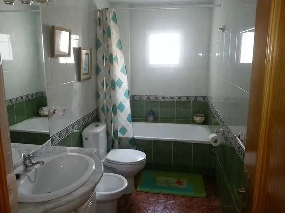 Tek Büyük Yataklı Oda, Ortak Banyo