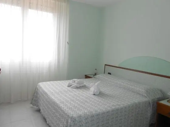 Comfort Tek Büyük veya İki Ayrı Yataklı Oda