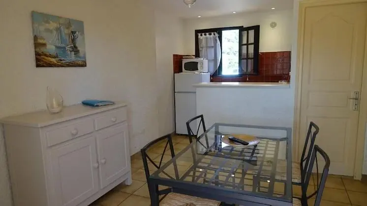 Apart Daire, Teras, Deniz Manzaralı (Corsican stone walls)
