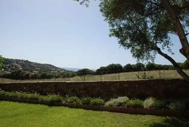 Apart Daire, Teras, Deniz Manzaralı (Corsican stone walls)