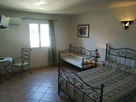Üç Kişilik Oda