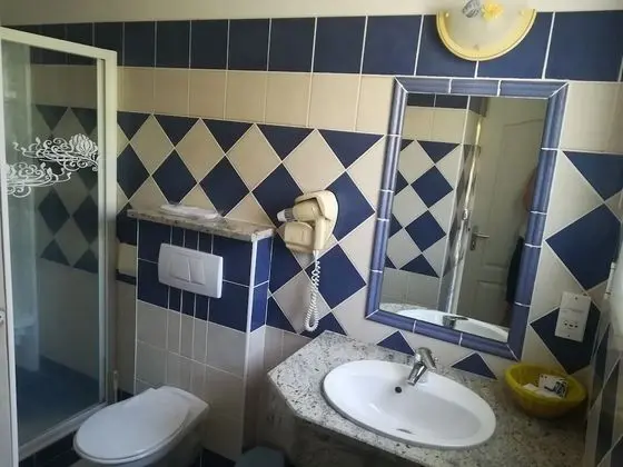Üç Kişilik Oda