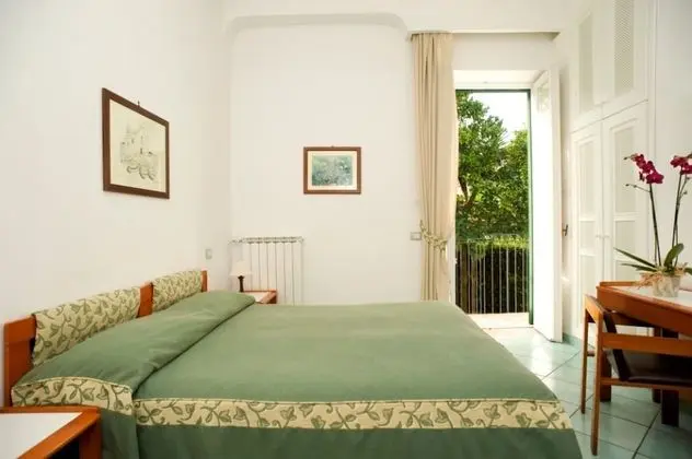 Üç Kişilik Oda, Balkon