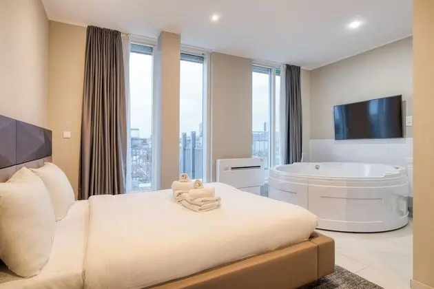 Panoramic Çatı Katı Süiti (Penthouse)