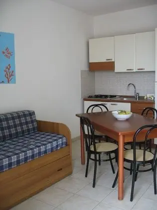 Apart Daire, 1 Yatak Odası, Küçük Mutfak
