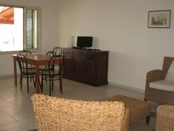 Apart Daire, 1 Yatak Odası, Küçük Mutfak