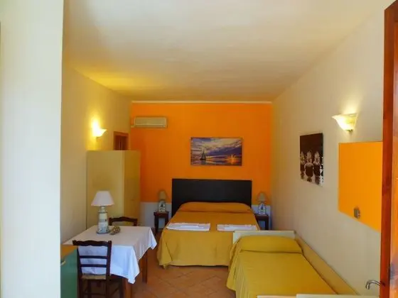 Stüdyo, Bahçe Manzaralı