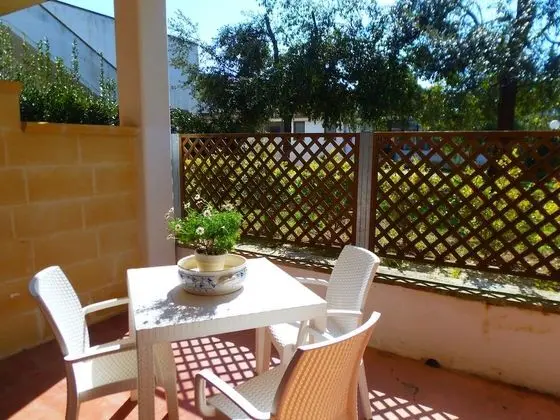 Stüdyo, Bahçe Manzaralı