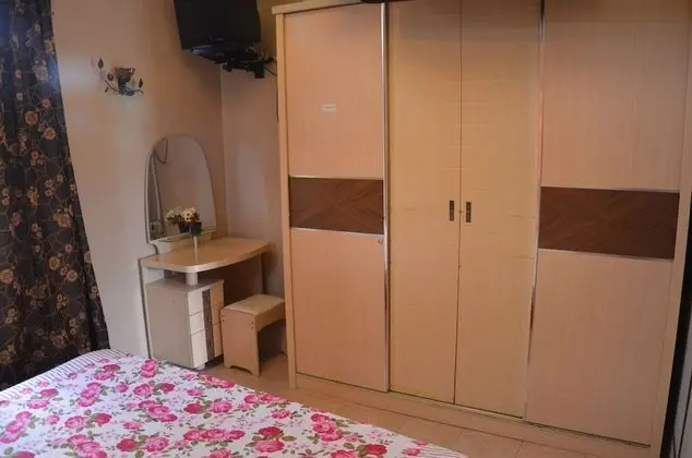 Apart Daire, Havuz Manzaralı