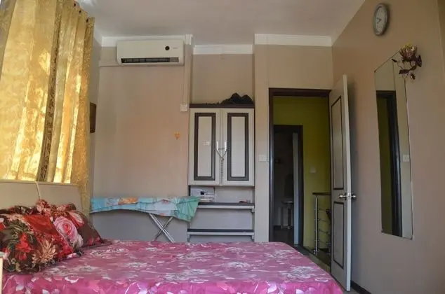 Apart Daire, Havuz Manzaralı