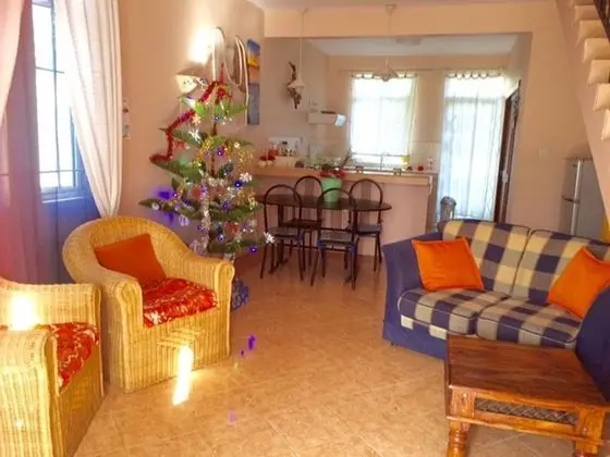 Apart Daire, Havuz Manzaralı