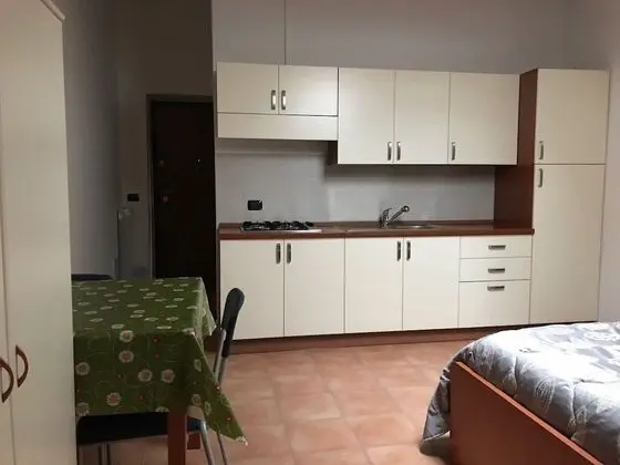 İki Ayrı Yataklı Oda, Küçük Mutfak