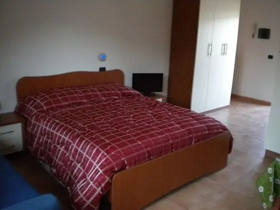 Tek Büyük Yataklı Oda, Küçük Mutfak