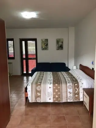 Tek Büyük Yataklı Oda, Küçük Mutfak