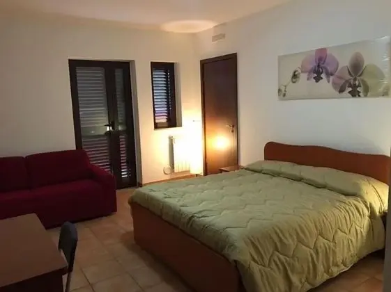 Tek Büyük Yataklı Oda, Küçük Mutfak