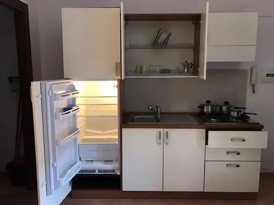 Tek Büyük Yataklı Oda, Küçük Mutfak