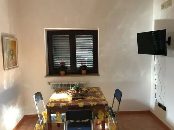 Tek Büyük Yataklı Oda, Küçük Mutfak