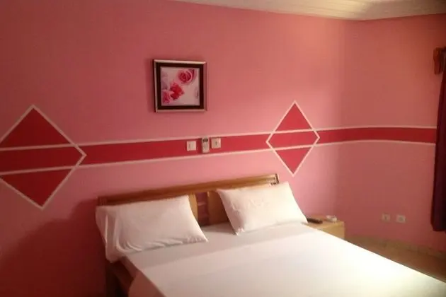 Tek Büyük Yataklı Oda, 1 Büyük (Queen) Boy Yatak, Sigara İçilmez