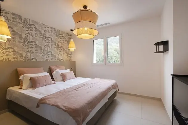 Superior Apart Daire, 2 Yatak Odası, Balkon, Denize Bakan