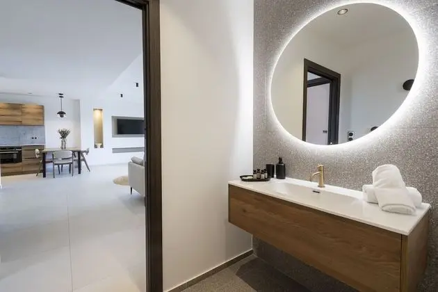 Superior Apart Daire, 2 Yatak Odası, Balkon, Denize Bakan