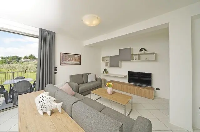 Apart Daire, 2 Yatak Odası, Göl Manzaralı