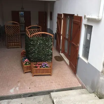 Apart Daire, Birden Çok Yatak (semi-basement level)