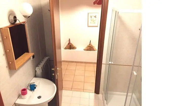 Apart Daire, Birden Çok Yatak (semi-basement level)