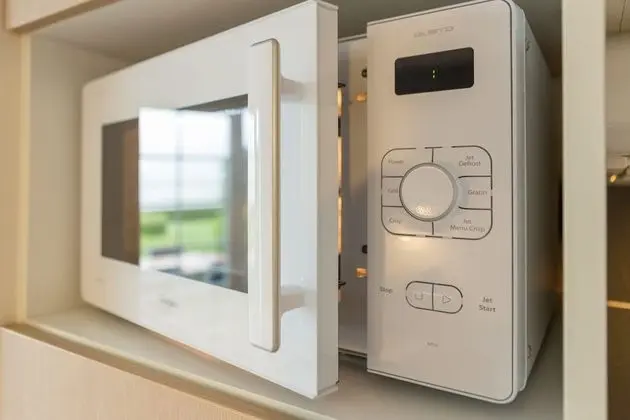 Apartment 6 people - 1 bedroom + 1 sleeping alcove - Terrace or balcony - Open sea view  - Seafront