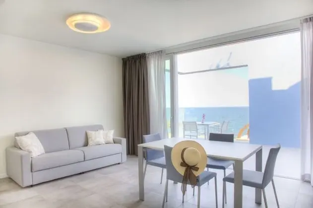 Superior Apart Daire, Deniz Manzaralı