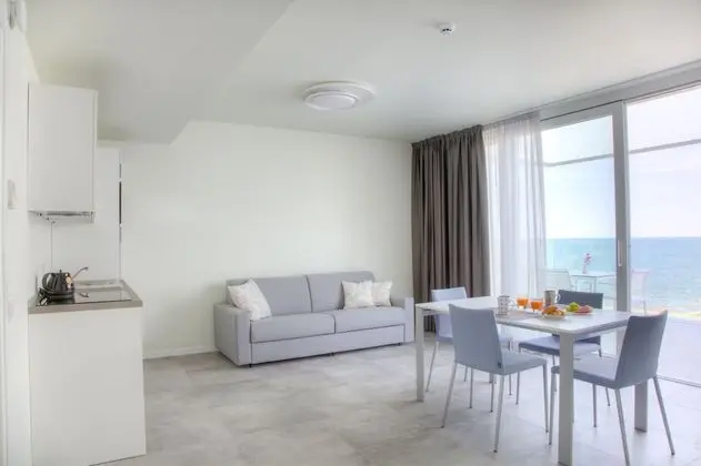 Superior Apart Daire, Deniz Manzaralı